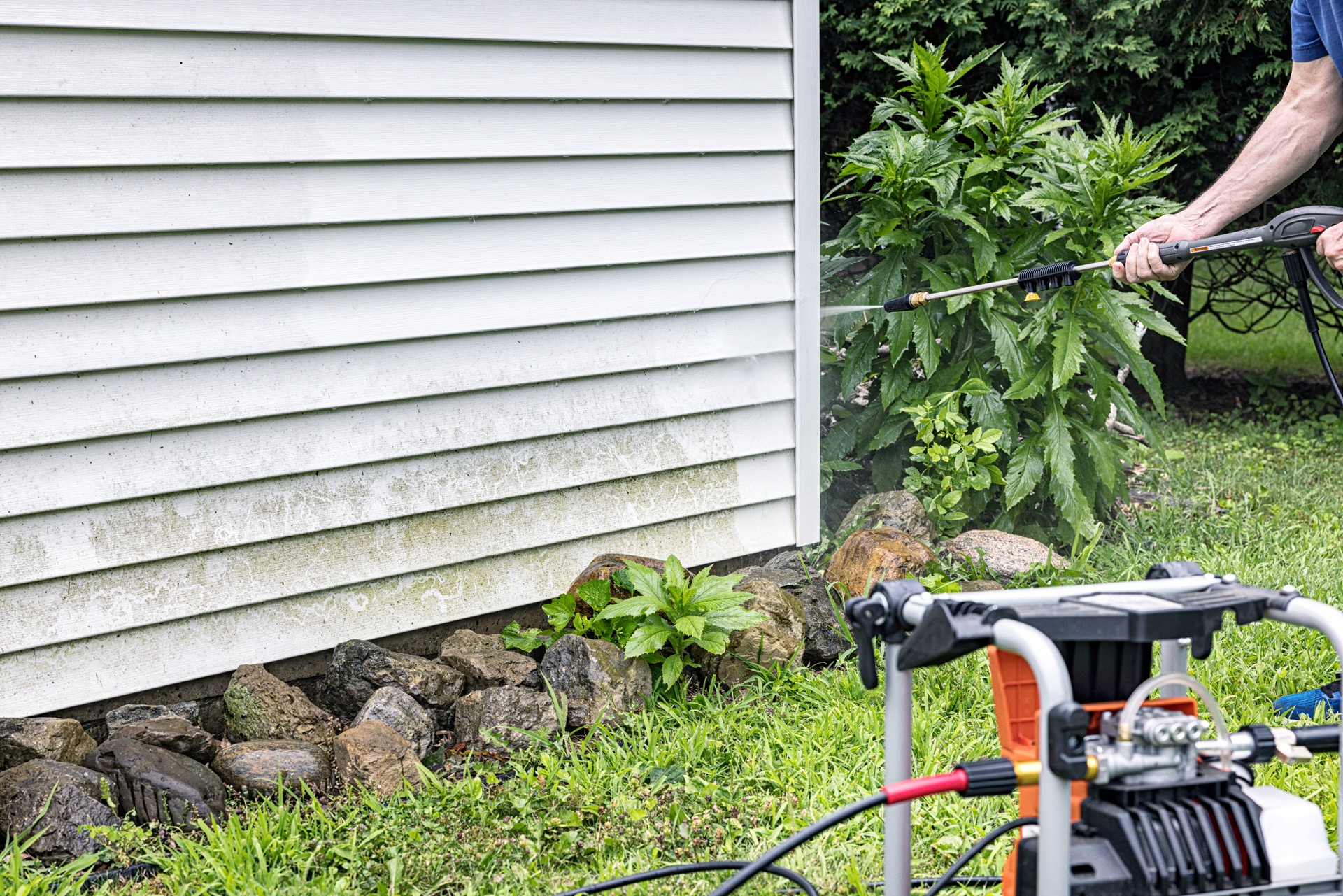 DIY Cleaning Garden Shed With High Pressure Power Wash Equipment